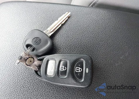 2018 Hyundai Elantra Sel z USA, uszkodzony, nr VIN 5NPD84LF6JH247903